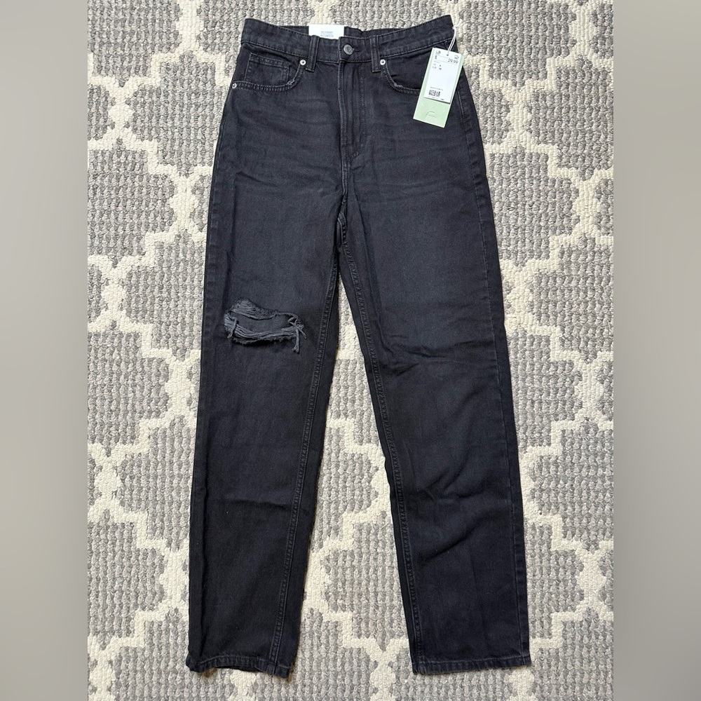 H&M 90s Straight Ultra High Rise Black Distressed Jeans